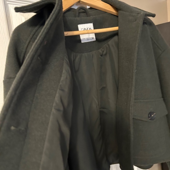Zara Cropped Green Jacket – Soft, Cozy & Perfect for Fall/Spring - Picture 4 of 4